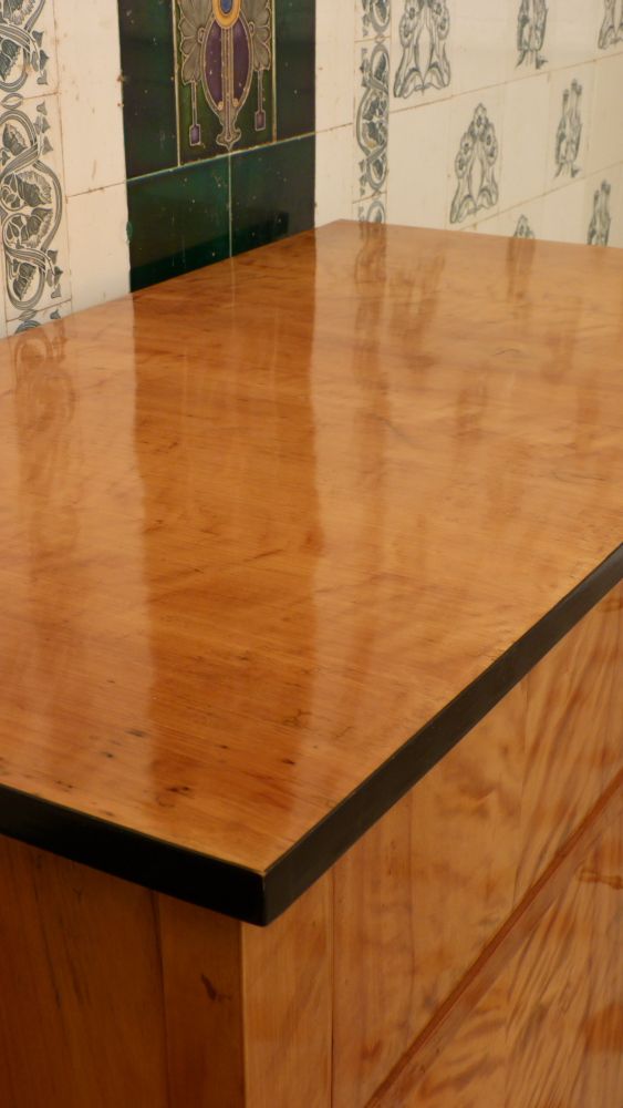 Biedermeier Kommode, Birke handpoliert um 1850 Biedermeier Kommode, Birke handpoliert um 1850