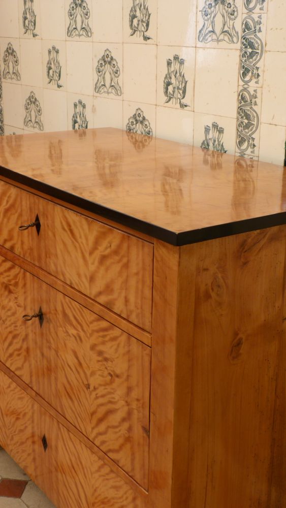 Biedermeier Kommode, Birke handpoliert um 1850 Biedermeier Kommode, Birke handpoliert um 1850