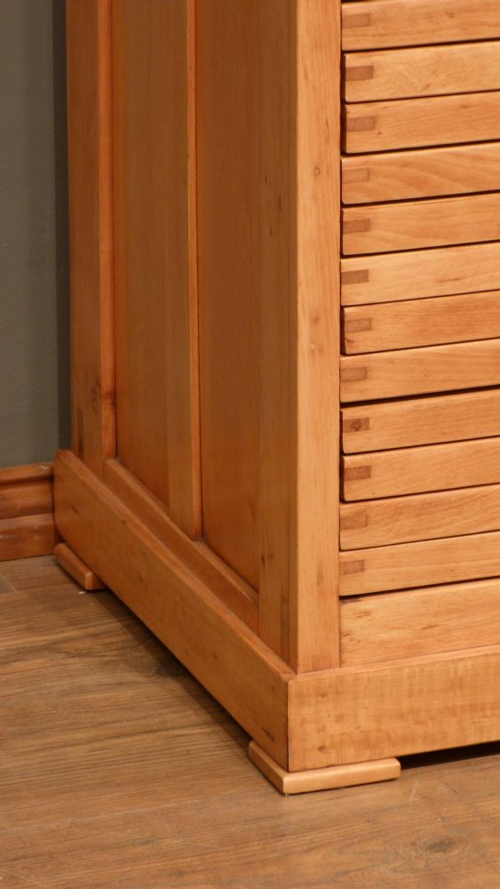 Seltener Archivschrank der Firma Klingspor, Buche um 1920 Seltener Archivschrank der Firma Klingspor, Buche um 1920