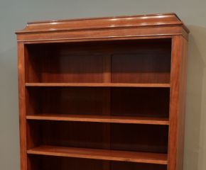 Biedermeier Bücherregal, Mahagoni um 1860 Biedermeier Bücherregal, Mahagoni um 1860