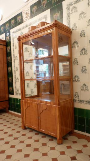 Biedermeier Vitrinenschrank, Kirschholz handpoliert um 1840