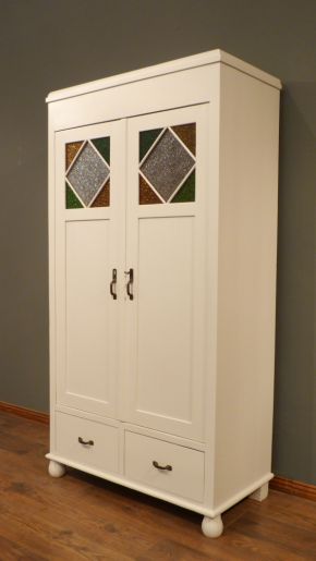Jugendstil Kleiderschrank mit Verglasung, Fichte weiss lasiert um 1910
