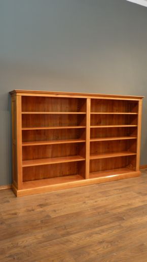 Kirschholz Bücherregal im klassischen Stil