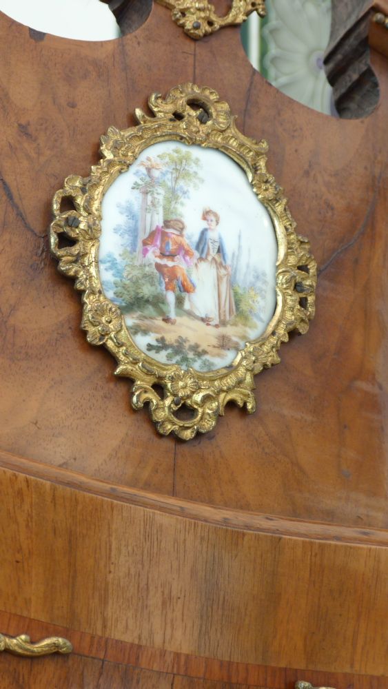 Seltener Aufsatzschrank, Dresdener Barock um 1890 Seltener Aufsatzschrank, Dresdener Barock um 1890