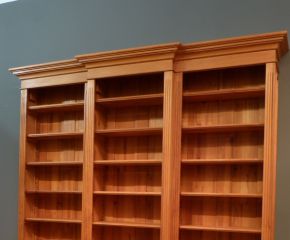 Bücherregal Massivholz mit Breakfront DREIER123