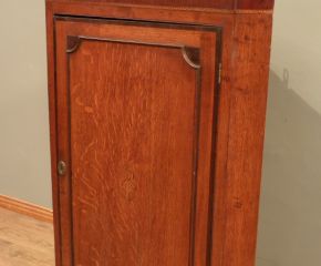 Englischer Eckschrank, Eiche 19. Jahrhundert