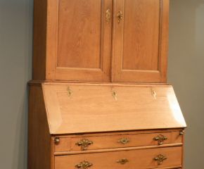 Prachtvoller spätbarocker Sekretär, Eiche um 1780