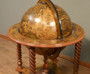 Historischer Globus im Renaissancestil