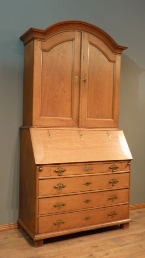 Prachtvoller spätbarocker Sekretär, Eiche um 1780