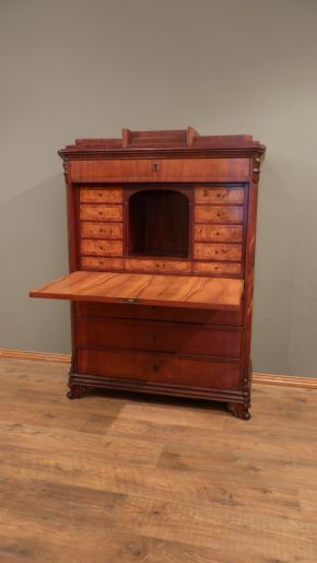Formschöner Louis-Philippe Sekretär, Mahagoni um 1860