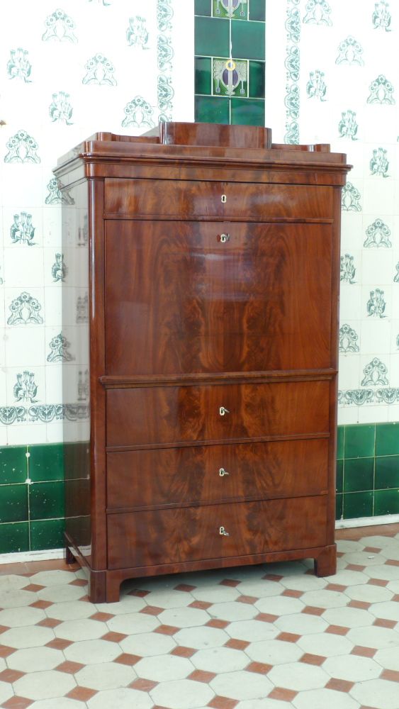 Biedermeier Sekretär, Mahagoni handpoliert um 1840 Biedermeier Sekretär, Mahagoni handpoliert um 1840