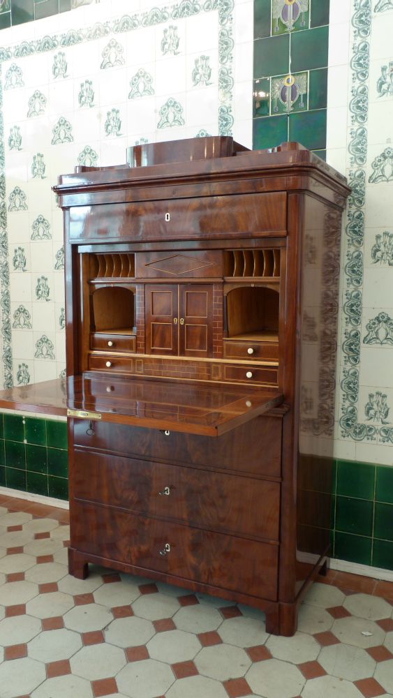 Biedermeier Sekretär, Mahagoni handpoliert um 1840 Biedermeier Sekretär, Mahagoni handpoliert um 1840