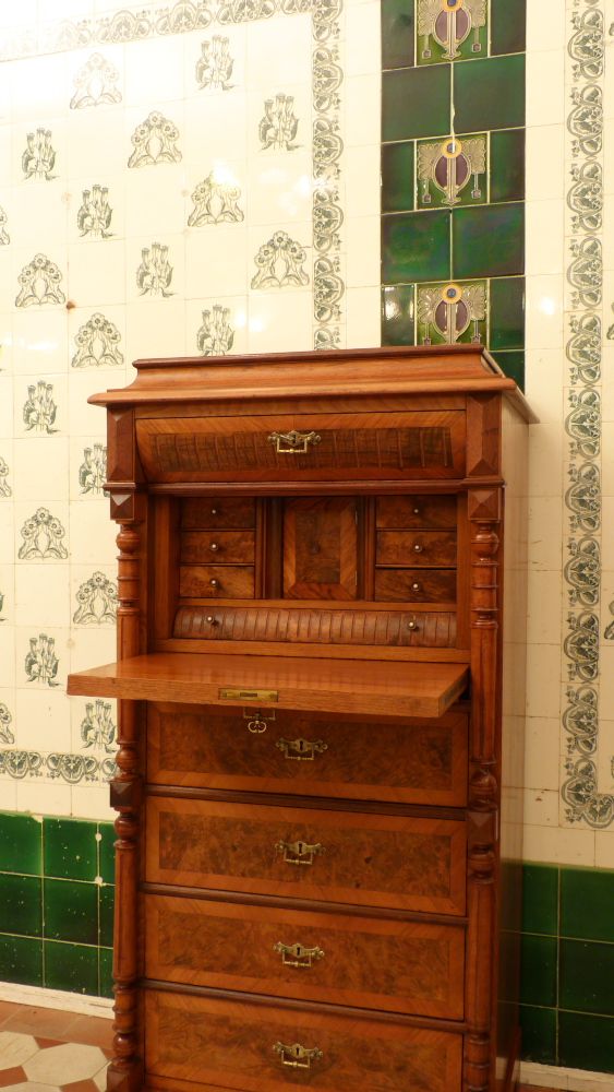 Antikes Mobiliar, prachtvole Gründerzeit Kommode mit Sekretärfach, Nussbaum um 1880 Antikes Mobiliar, prachtvole Gründerzeit Kommode mit Sekretärfach, Nussbaum um 1880