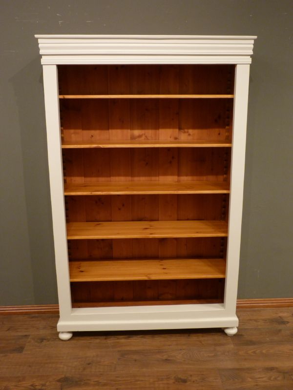 Antike Bücherregale