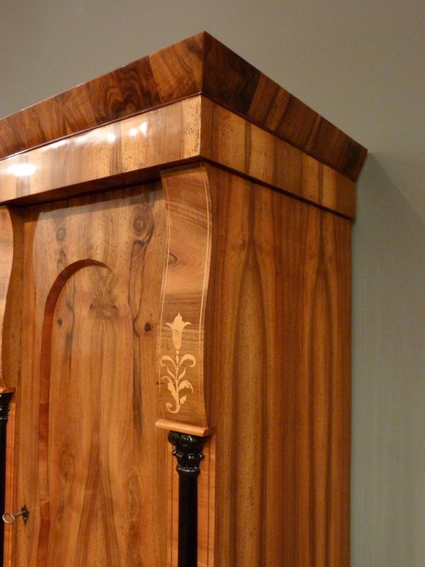 biedermeier-kleiderschrank-nussbaum_2.jpg biedermeier-kleiderschrank-nussbaum_2.jpg