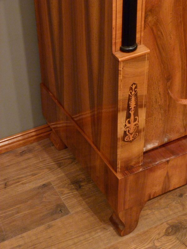 biedermeier-kleiderschrank-nussbaum_6.jpg biedermeier-kleiderschrank-nussbaum_6.jpg