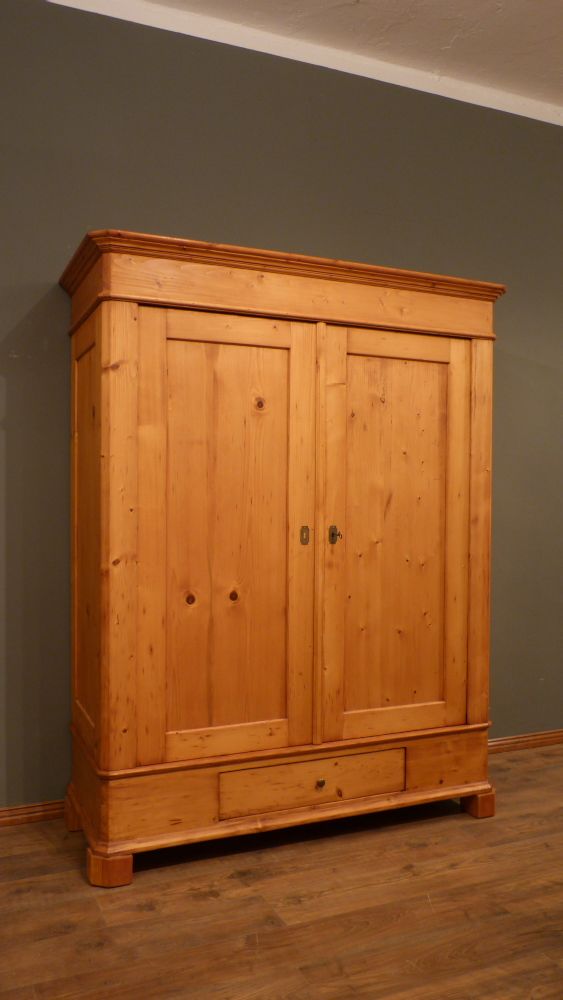 Antiker Schrank, antiker Biedermeier Kleiderschrank, Fichte um 1850 Antiker Schrank, antiker Biedermeier Kleiderschrank, Fichte um 1850