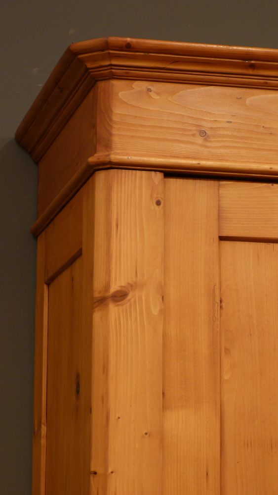 Antiker Schrank, antiker Biedermeier Kleiderschrank, Fichte um 1850 Antiker Schrank, antiker Biedermeier Kleiderschrank, Fichte um 1850