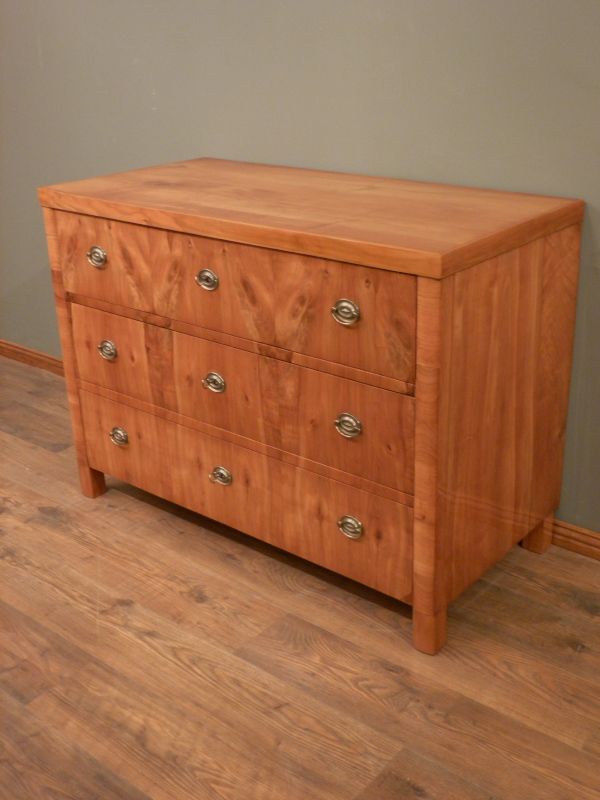 Antike Kommoden, Biedermeier Kommode, Kirschholz um 1840 Antike Kommoden, Biedermeier Kommode, Kirschholz um 1840