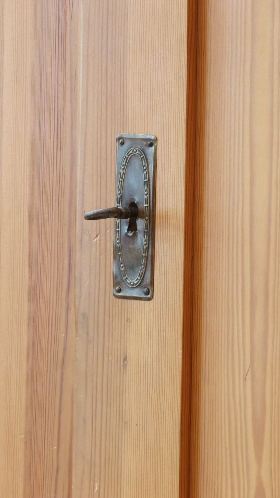 Antiker Schrank, Jugendstil Kleiderschrank, Kiefer um 1900 Antiker Schrank, Jugendstil Kleiderschrank, Kiefer um 1900