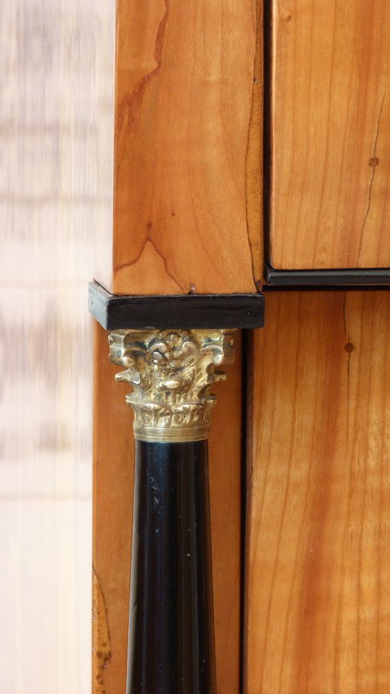 Elegante Biedermeierkommode, Kirschholz handpoliert um 1840 Elegante Biedermeierkommode, Kirschholz handpoliert um 1840