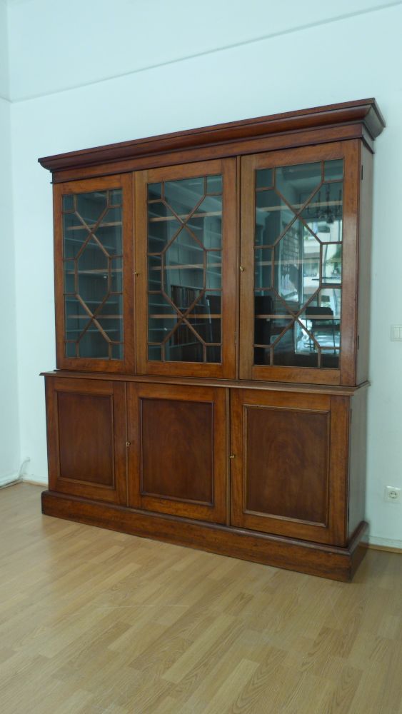 Englischer Bücherschrank, Mahagoni um 1880 Englischer Bücherschrank, Mahagoni um 1880
