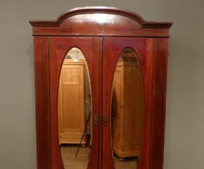 Englischer Jugendstilschrank, Mahagoni um 1910