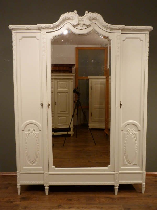 Antike Möbel, antiker französischer Jugendstil Kleiderschrank Antike Möbel, antiker französischer Jugendstil Kleiderschrank