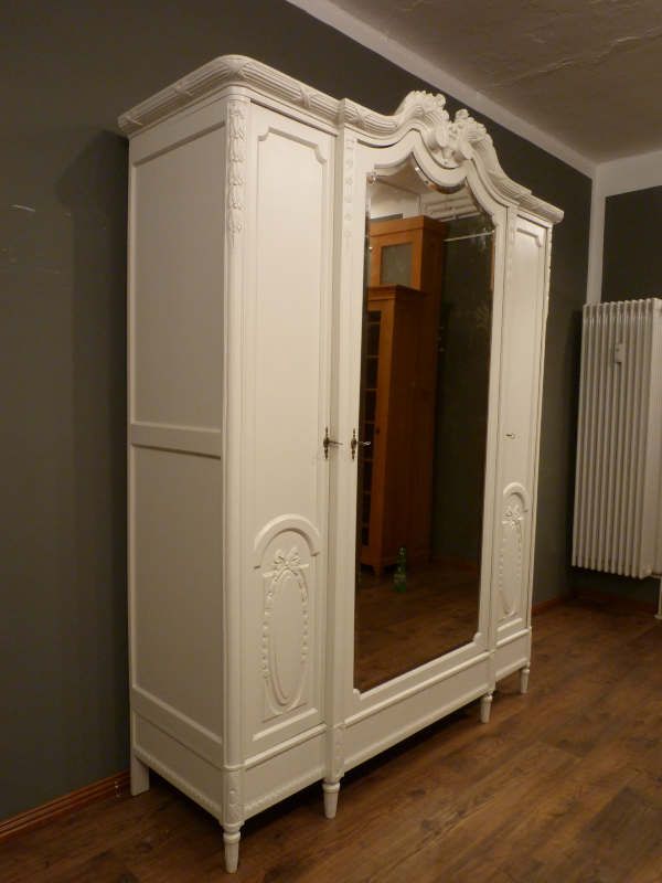 Antike Möbel, antiker französischer Jugendstil Kleiderschrank Antike Möbel, antiker französischer Jugendstil Kleiderschrank