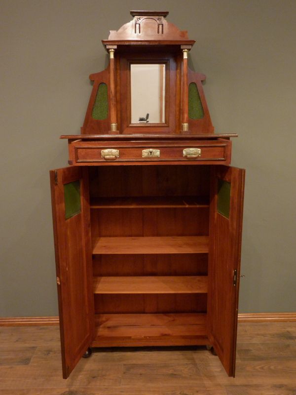 Antike Schränke, Jugendstil Vertikow, Nussbaum um 1910 Antike Schränke, Jugendstil Vertikow, Nussbaum um 1910