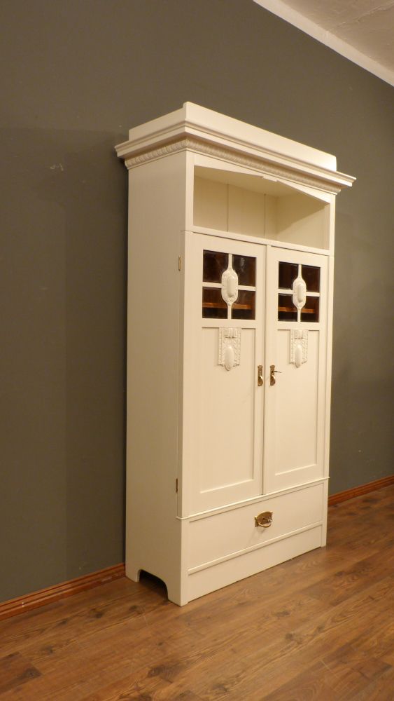 Jugendstil Bücherschrank, Eiche weiß lasiert um 1910 Jugendstil Bücherschrank, Eiche weiß lasiert um 1910