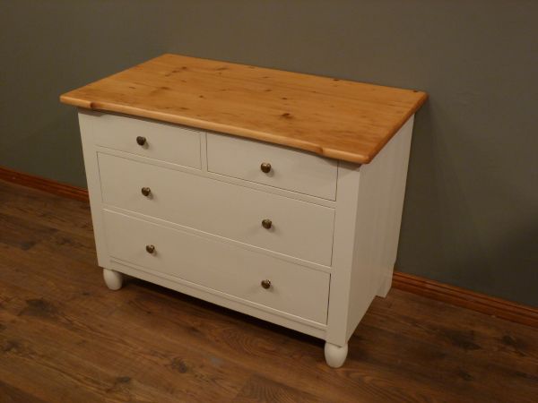 Antike Möbel, Jugendstil Kommode, Fichte weiß lasiert Antike Möbel, Jugendstil Kommode, Fichte weiß lasiert