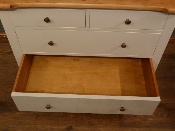 Antike Möbel, Jugendstil Kommode, Fichte weiß lasiert Antike Möbel, Jugendstil Kommode, Fichte weiß lasiert