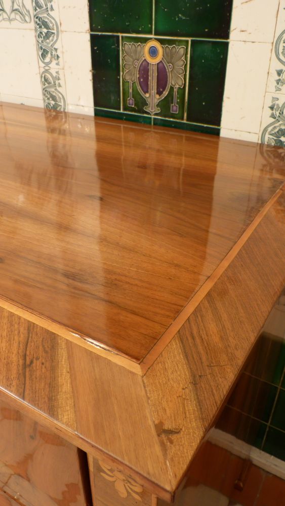 Klassische Biedermeier Kommode, Nussbaum um 1840 Klassische Biedermeier Kommode, Nussbaum um 1840