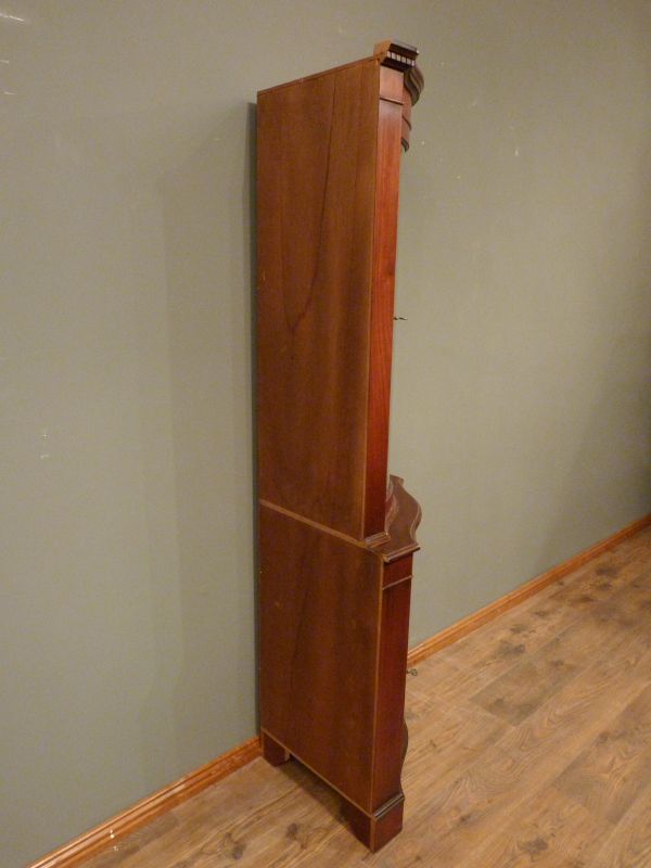 Mahagoni Eckschrank, Stilmöbel aus England Mahagoni Eckschrank, Stilmöbel aus England
