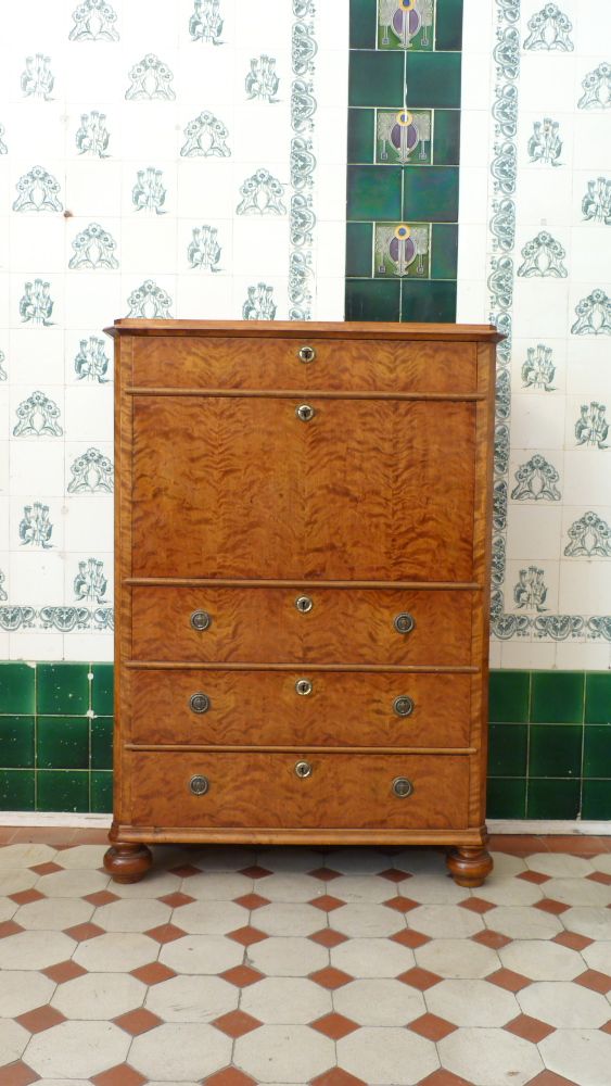 Spätbiedermeiersekretär, Birke um 1860 Spätbiedermeiersekretär, Birke um 1860