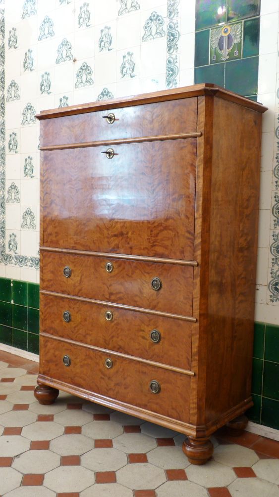 Spätbiedermeiersekretär, Birke um 1860 Spätbiedermeiersekretär, Birke um 1860
