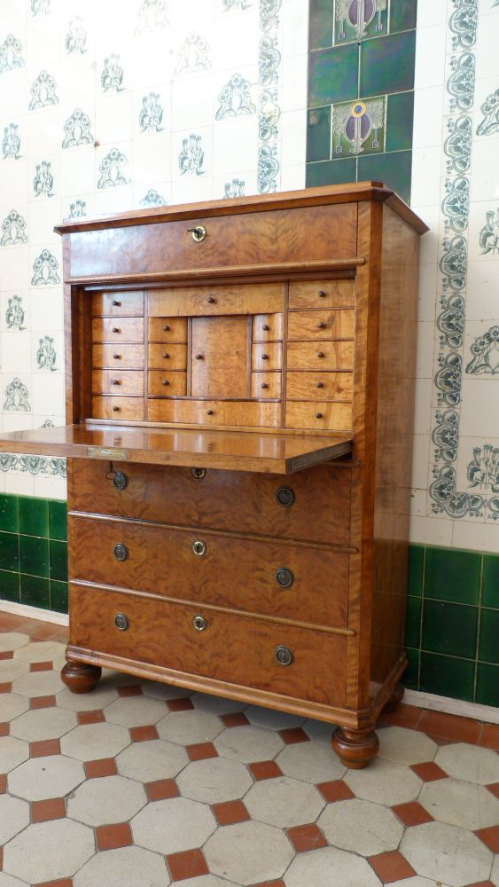 Spätbiedermeiersekretär, Birke um 1860 Spätbiedermeiersekretär, Birke um 1860