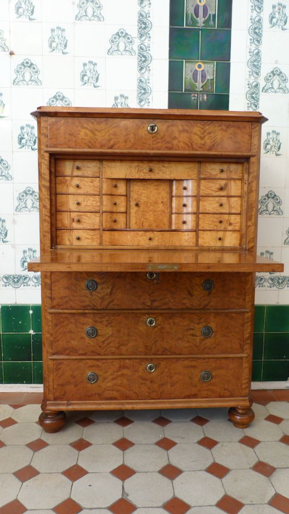 Spätbiedermeiersekretär, Birke um 1860 Spätbiedermeiersekretär, Birke um 1860