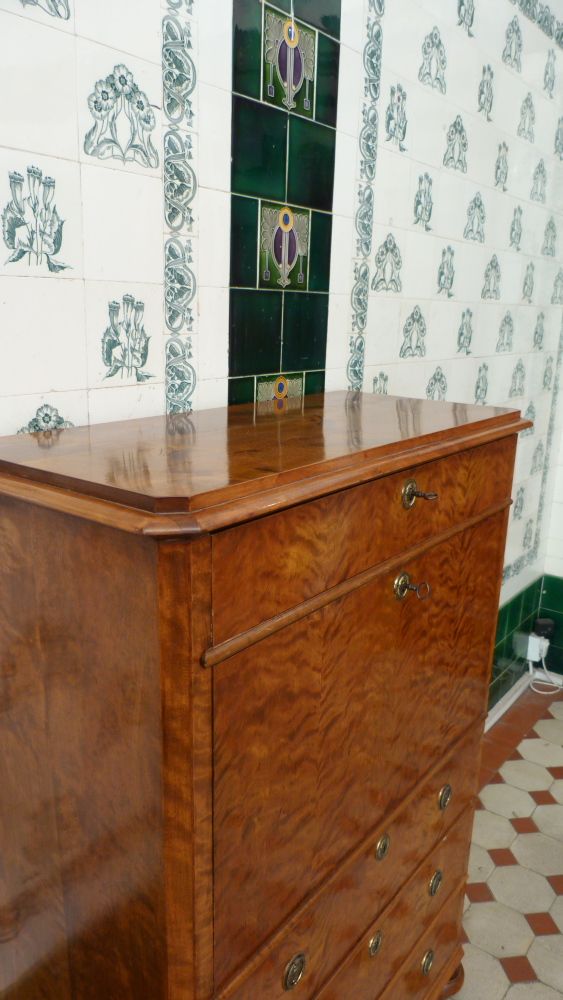 Spätbiedermeiersekretär, Birke um 1860 Spätbiedermeiersekretär, Birke um 1860