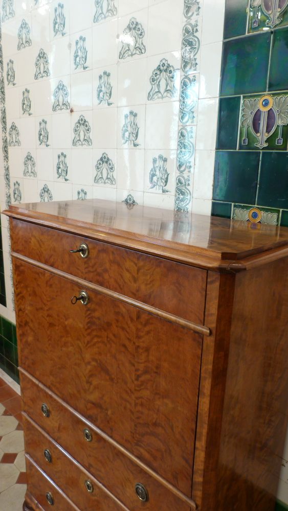 Spätbiedermeiersekretär, Birke um 1860 Spätbiedermeiersekretär, Birke um 1860