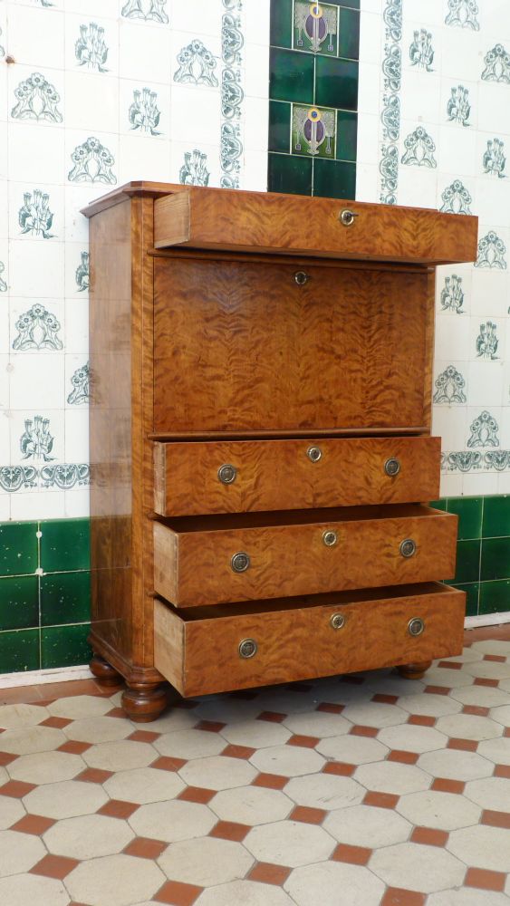 Spätbiedermeiersekretär, Birke um 1860 Spätbiedermeiersekretär, Birke um 1860