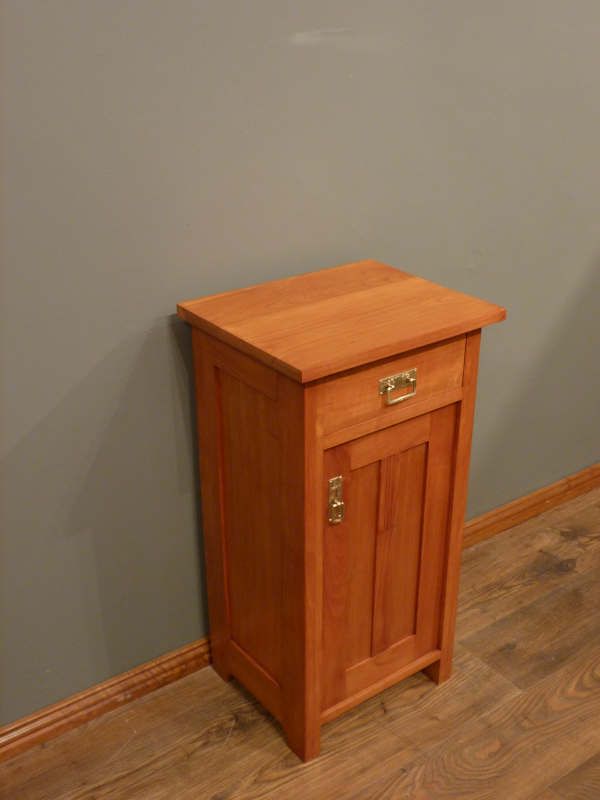 antike-nachtschränke-antike-Möbel-Berlin kommode569 - Zwei Kirschholz