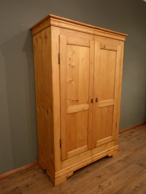 Antike Schränke, Jugendstil Kleiderschrank, Fichte um 1920 Antike Schränke, Jugendstil Kleiderschrank, Fichte um 1920