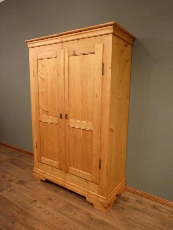 Antike Schränke, Jugendstil Kleiderschrank, Fichte um 1920 Antike Schränke, Jugendstil Kleiderschrank, Fichte um 1920