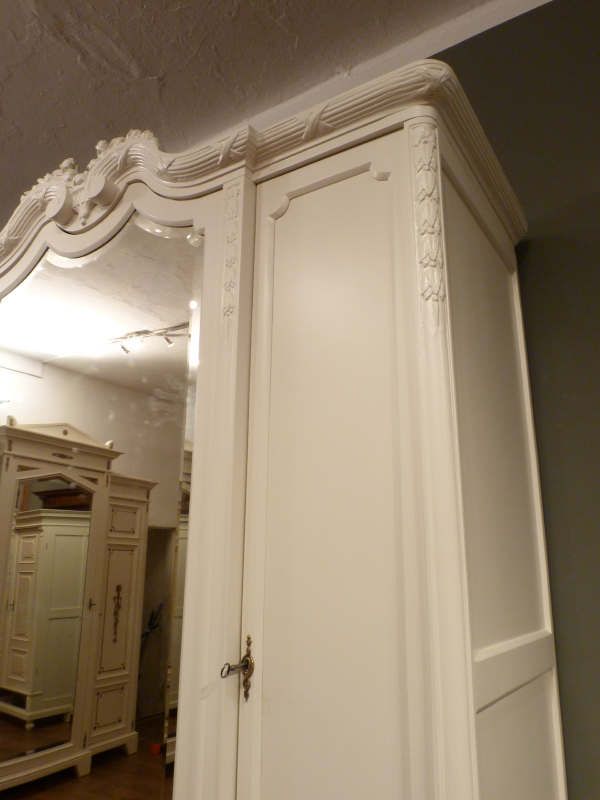 Antike Möbel, antiker französischer Jugendstil Kleiderschrank