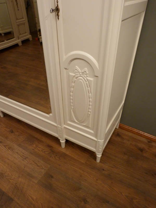 Antike Möbel, antiker französischer Jugendstil Kleiderschrank