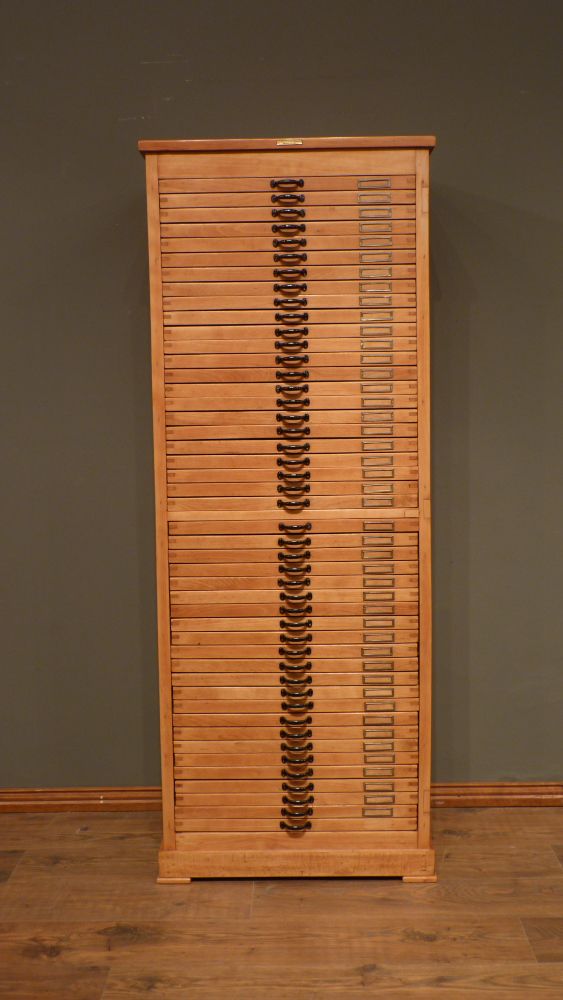 Seltener Archivschrank der Firma Klingspor, Buche um 1920