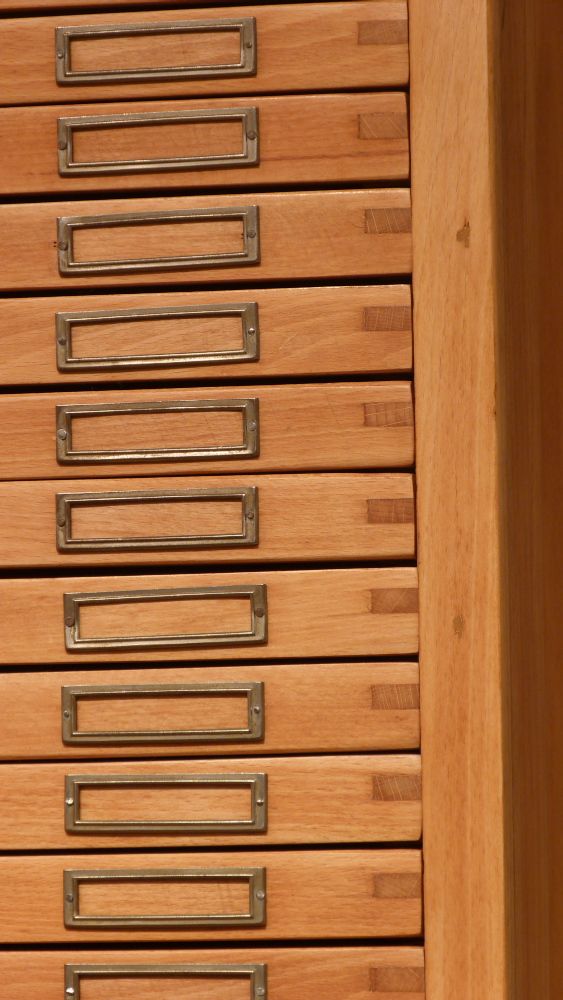 Seltener Archivschrank der Firma Klingspor, Buche um 1920