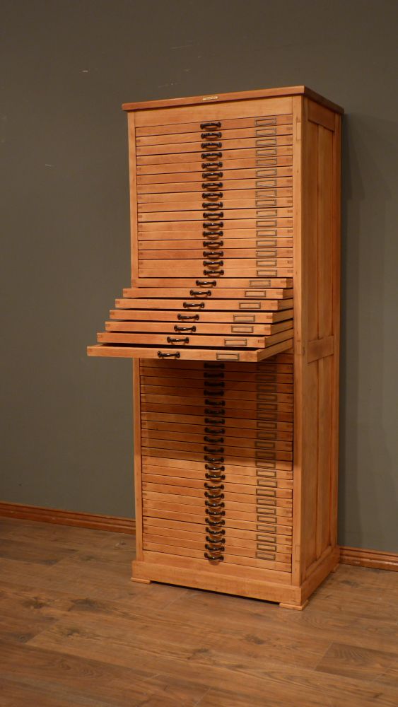 Seltener Archivschrank der Firma Klingspor, Buche um 1920